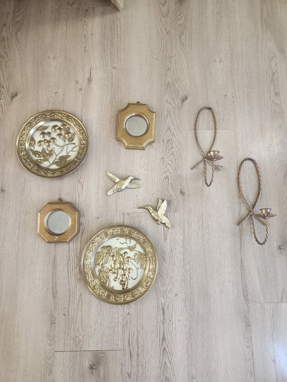 Gold Decorative Wall Plate and Accents Set - Vintage-Inspired Home Wall Decor